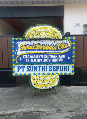 Papan Bunga Duka di Selang