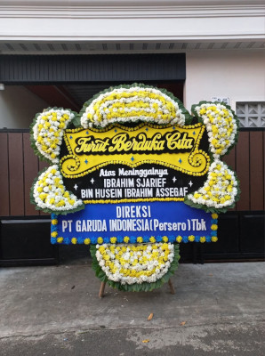 Papan Bunga Duka di Selang